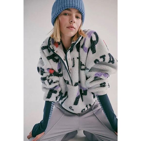 $168! FREE PEOPLE  Hit The Slopes Printed Pullover - Stand Out Never Still Large - Picture 3 of 4